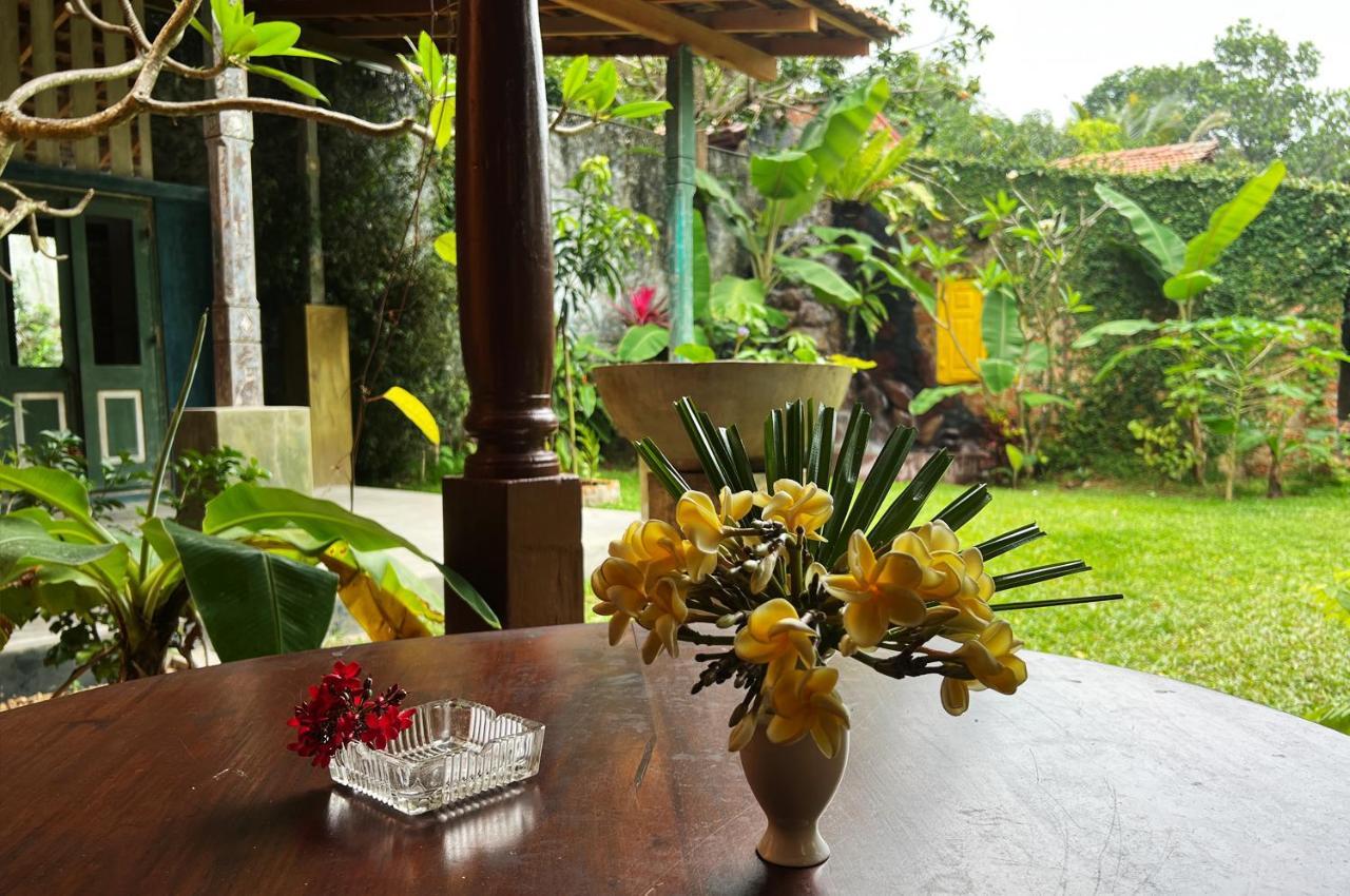 Gomez Place Negombo Esterno foto