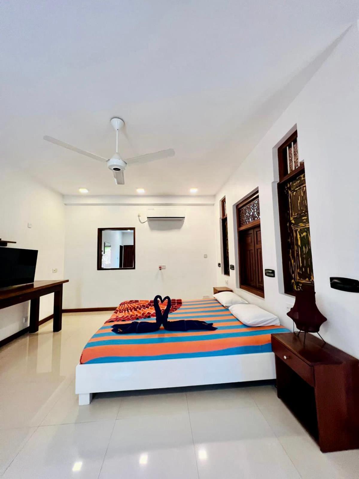 Gomez Place Negombo Esterno foto