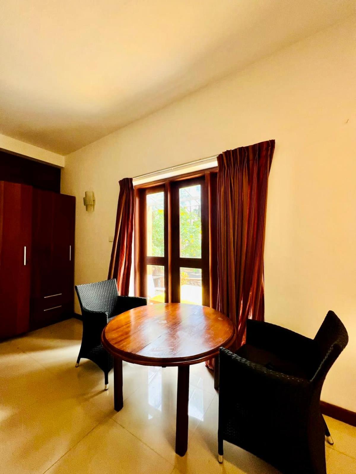 Gomez Place Negombo Esterno foto