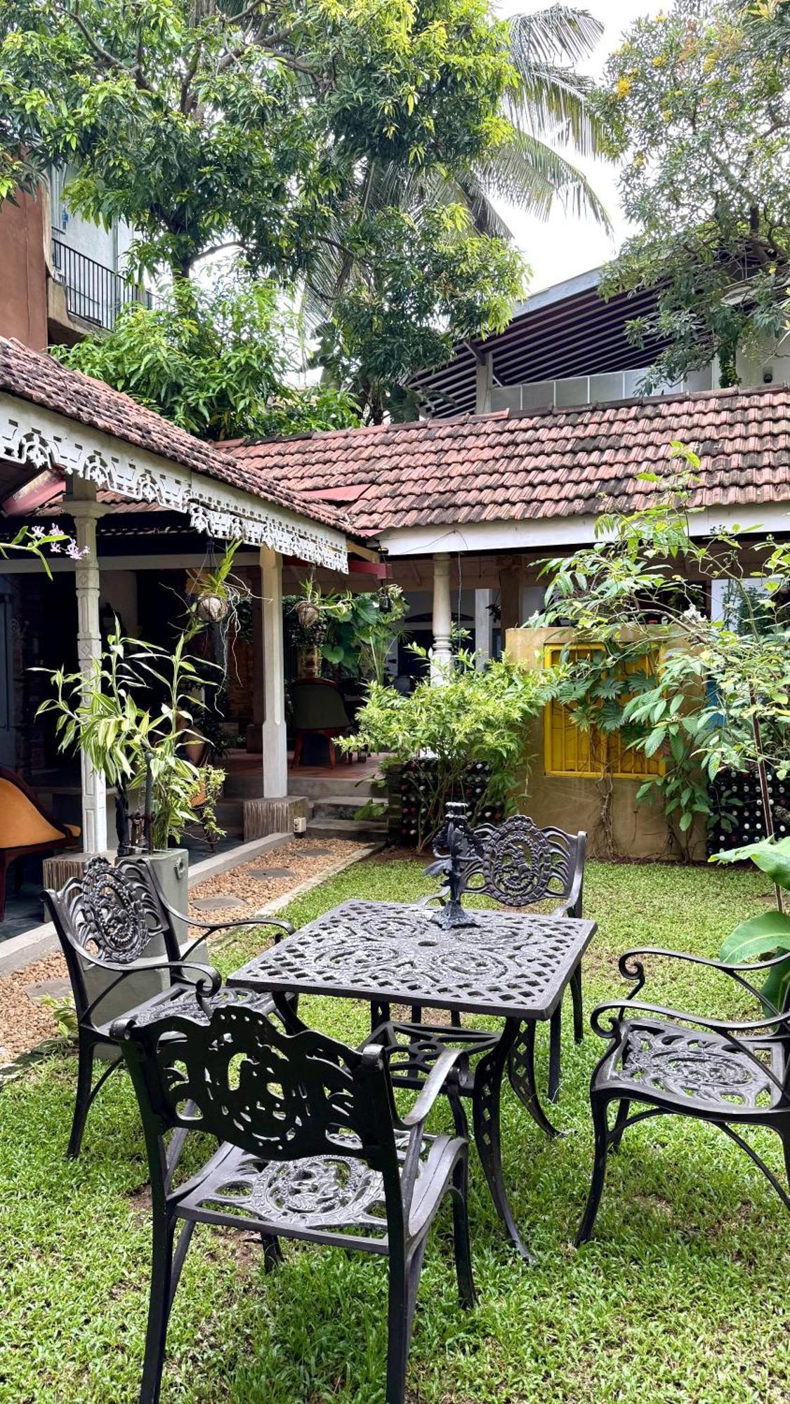 Gomez Place Negombo Esterno foto