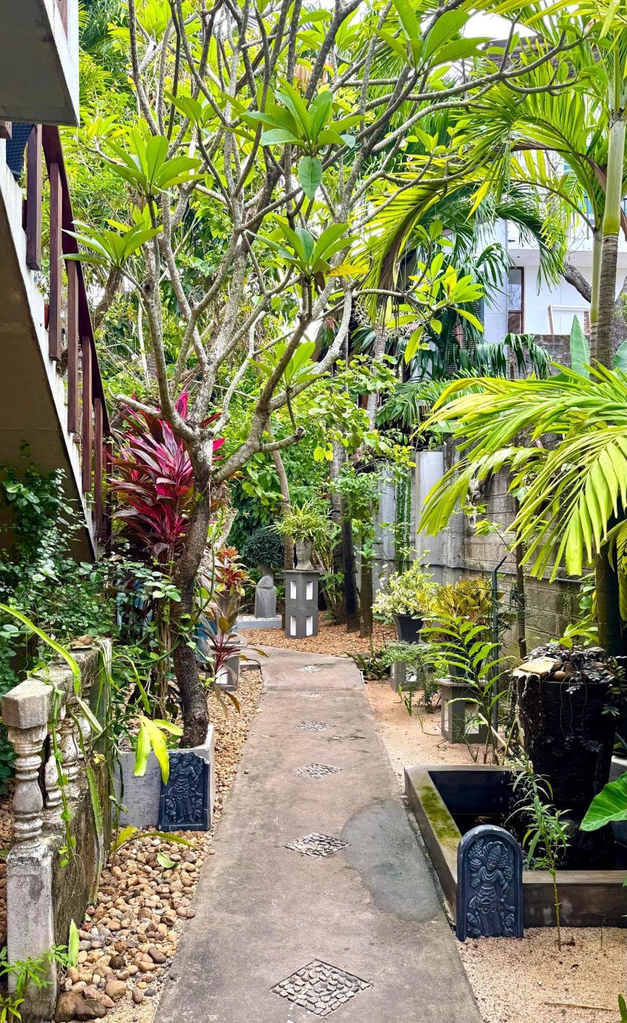 Gomez Place Negombo Esterno foto