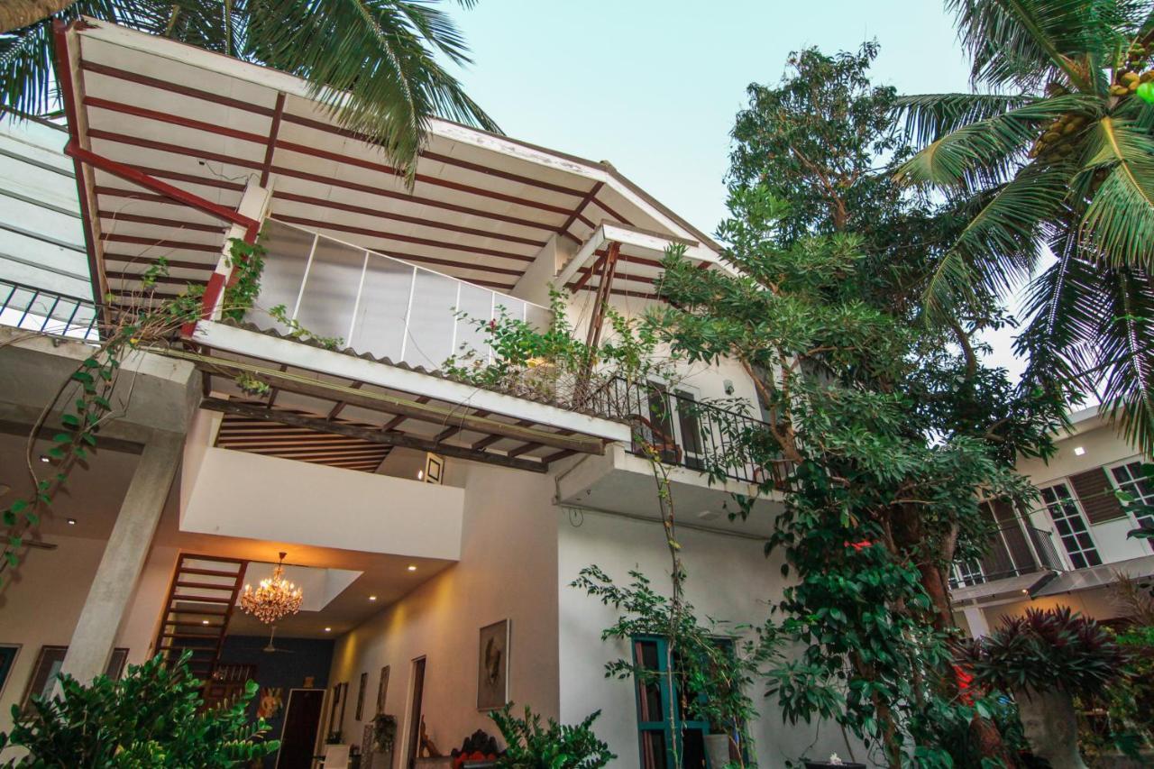 Gomez Place Negombo Esterno foto