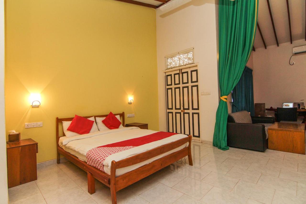 Gomez Place Negombo Esterno foto