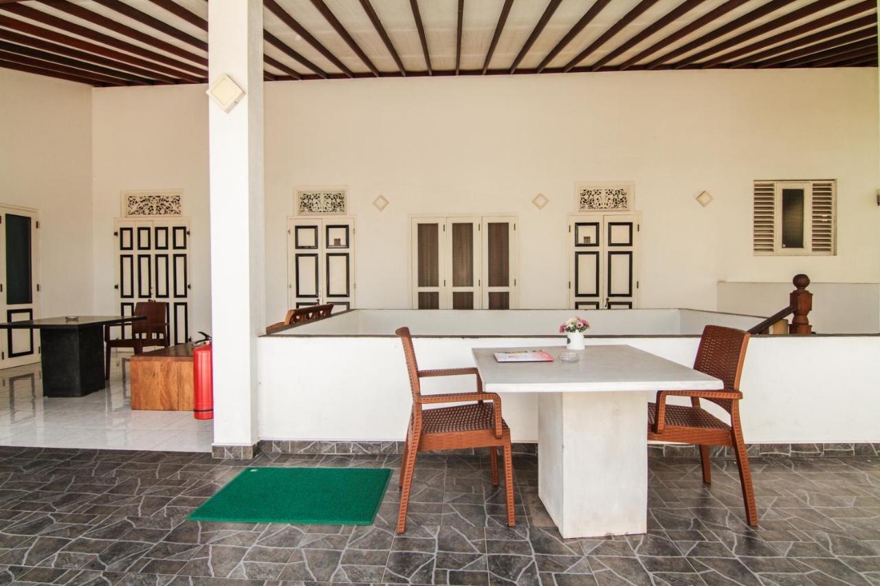 Gomez Place Negombo Esterno foto