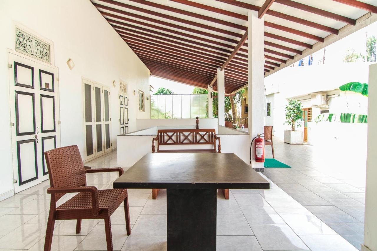 Gomez Place Negombo Esterno foto