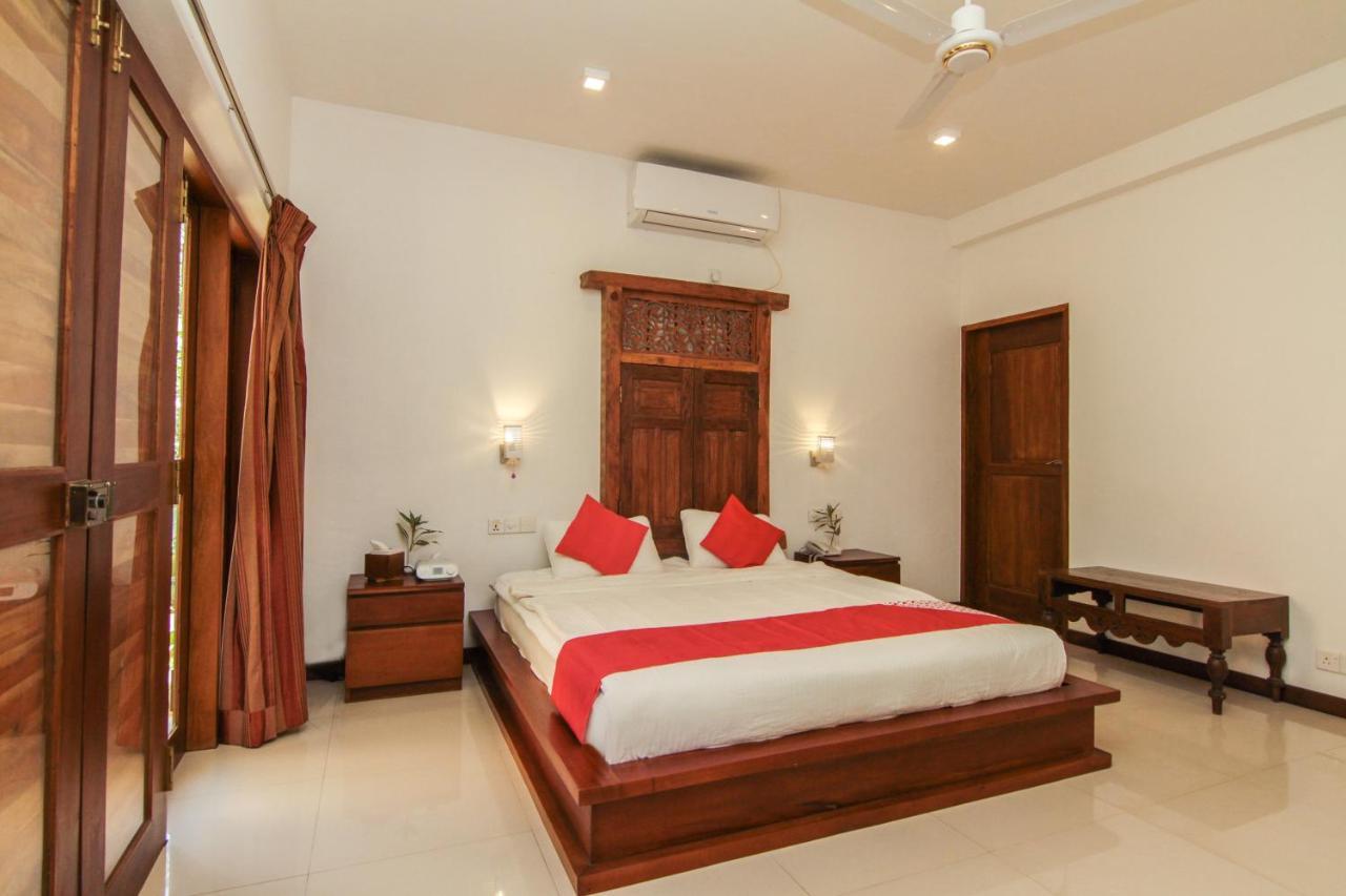 Gomez Place Negombo Esterno foto